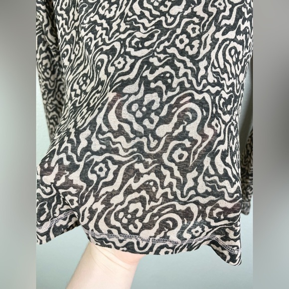 Nanushka Women's Small Raglan Turtleneck Top Mesh Jersey Graphic Animal Latte - Picture 10 of 16